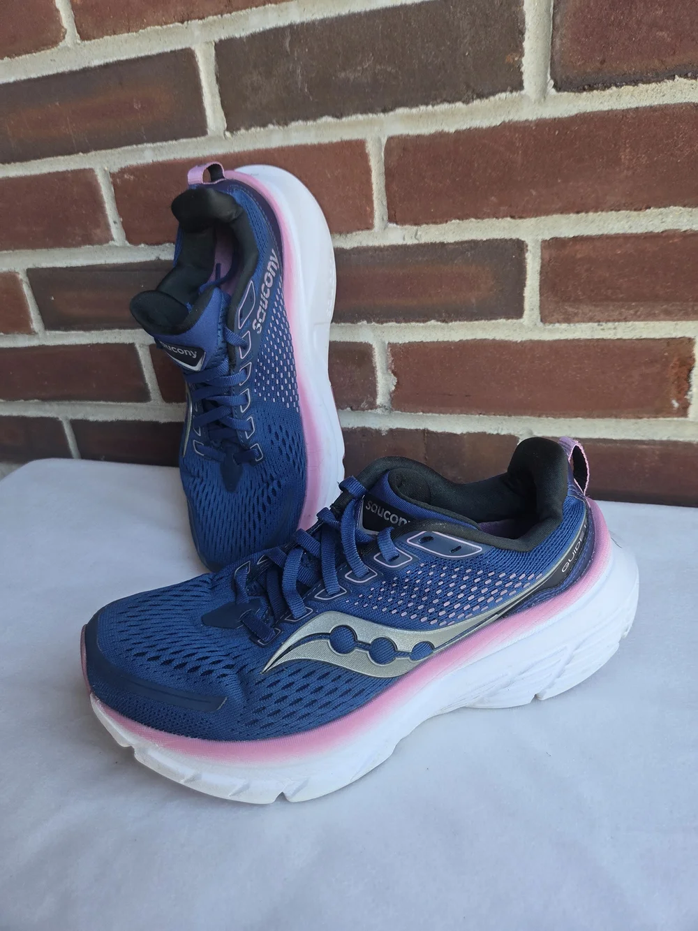 Saucony Guide 17 Women’s Running Shoes Blue Pink US 7.5 UK 5.5